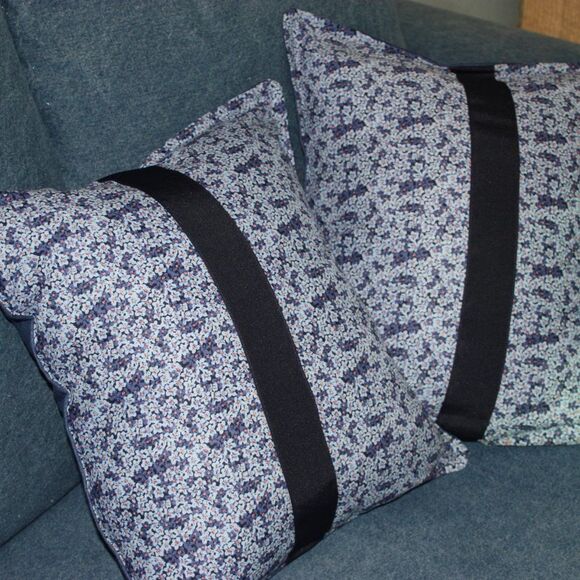 PAIR Blue Floral Pillow Set 19 x 16 NEW - Picture 11 of 13